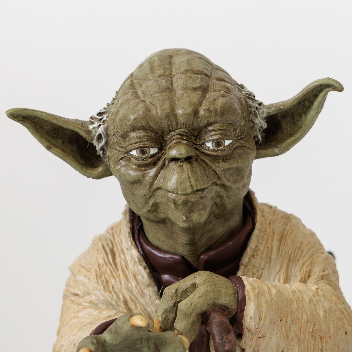 Figurine Star Wars : Yoda, using the force (détail n°9)