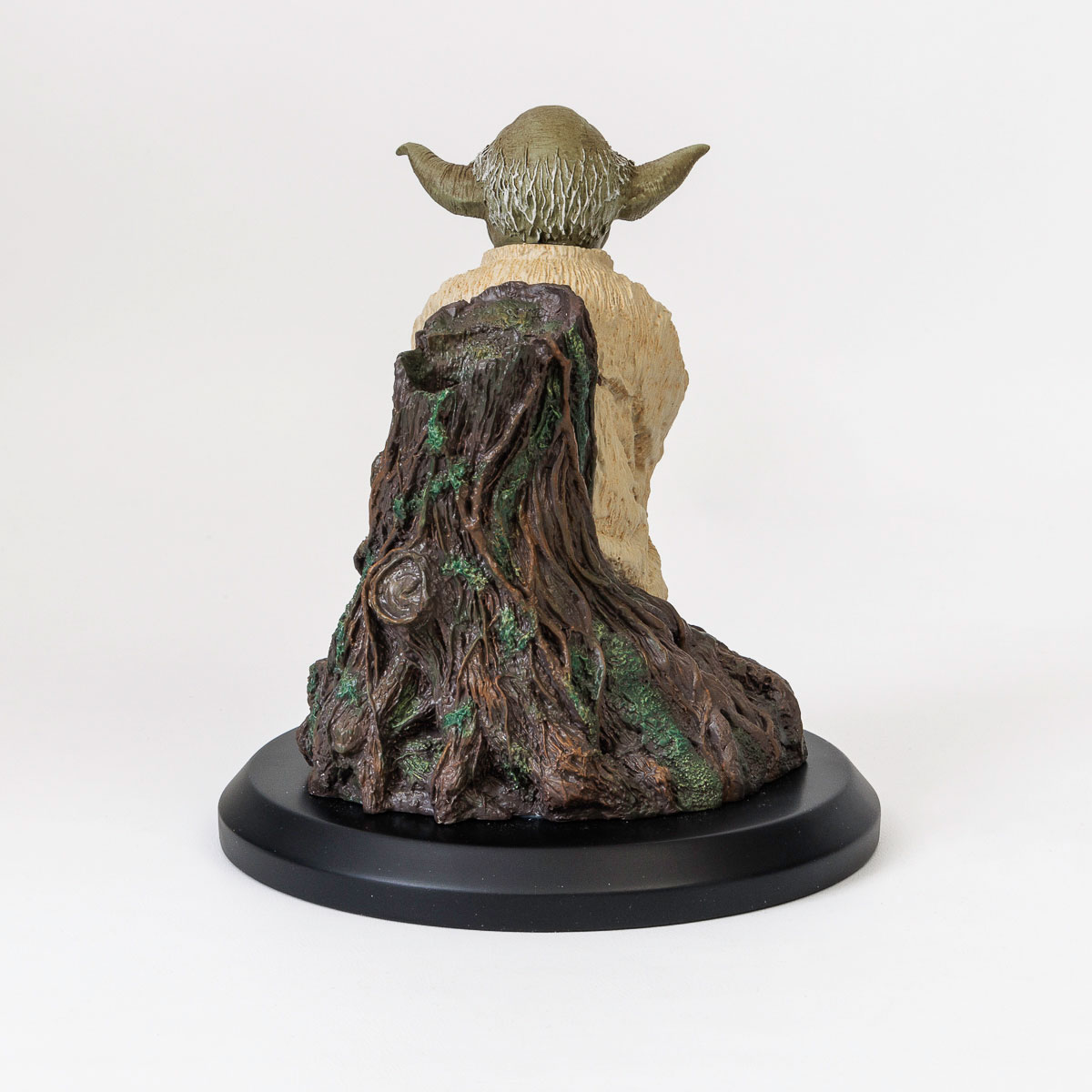 Figurine Star Wars : Yoda, using the force (détail n°3)