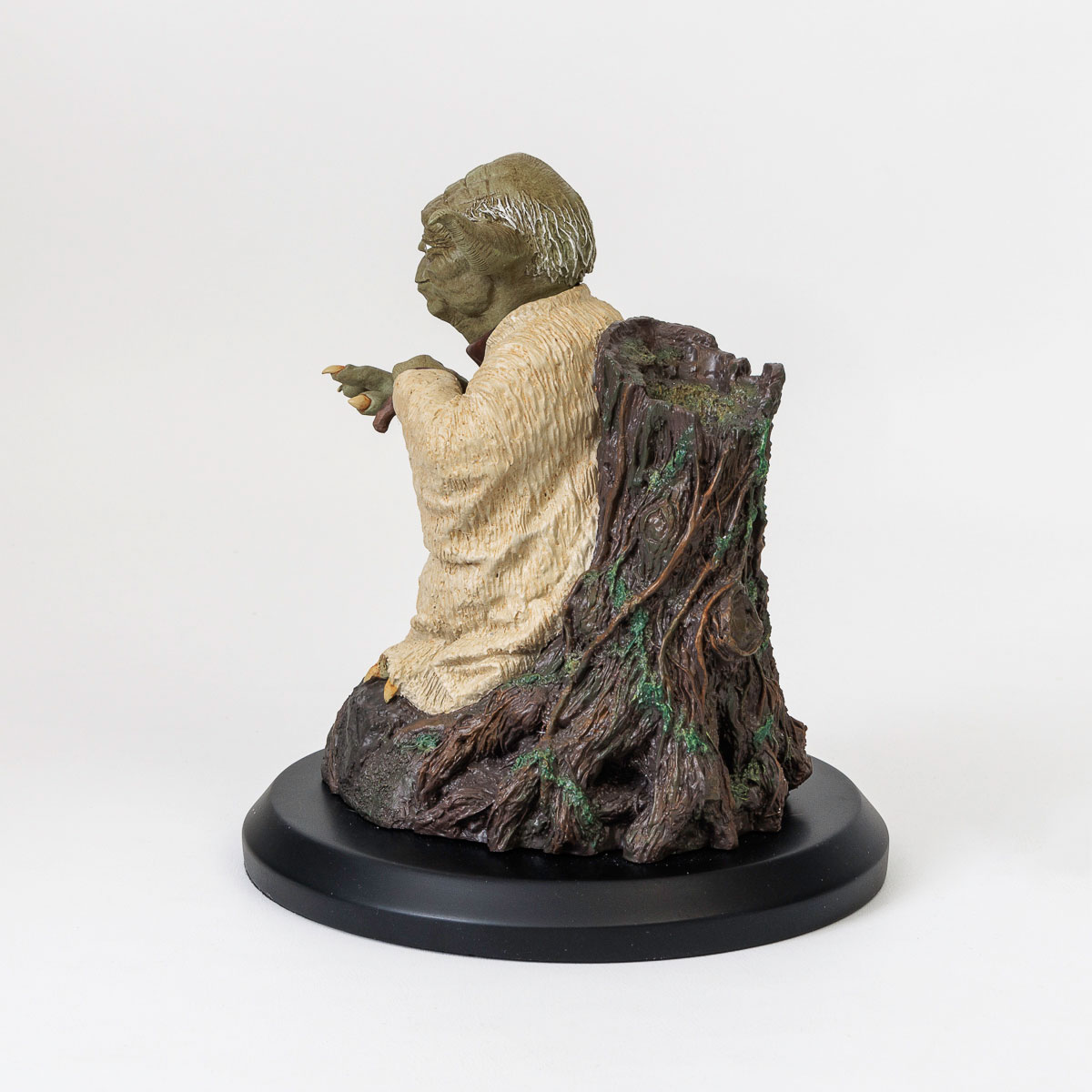 Figurine Star Wars : Yoda, using the force (détail n°4)